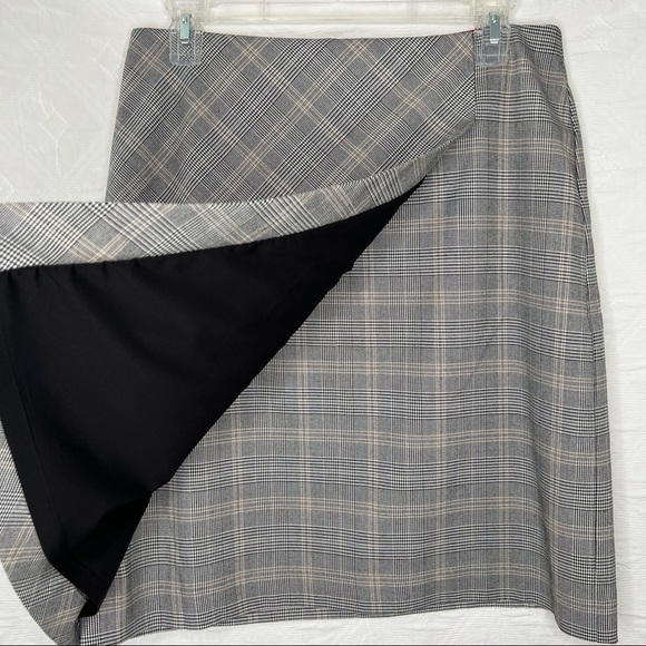 Talbots Plaid Wrap Skirt . Size 6 - Picture 2 of 7